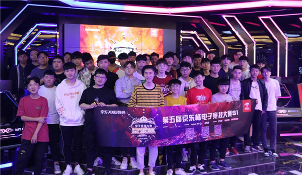 主场遭莱斯特逆转 热刺主帅恐被解雇.