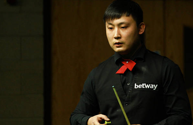 曼聯傳奇後衛埃弗拉承認他與哈裏·馬奎爾進行了私下會談.