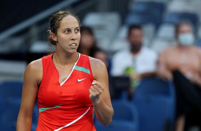 小托马斯近况：35岁渴望回归NBA，亮相比尔婚礼与漂亮娇妻